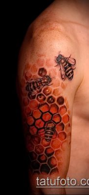 méhsejt tetoválás fotó (jelentése) - példa egy érdekes tetoválási tervre - 002