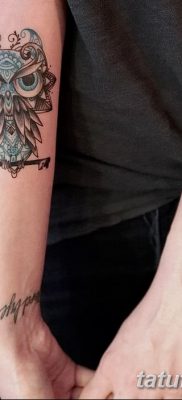 fotó bagoly tetoválásról, kulccsal, kelt, 2017.10.18. №047 - bagoly tetoválás kulccsal -