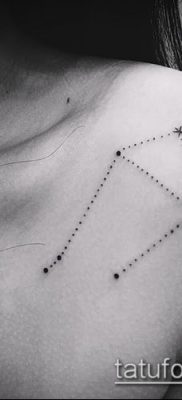 fotó egy csillagkép tetoválásról (jelentése) - egy példa egy érdekes tetoválási tervre - 103