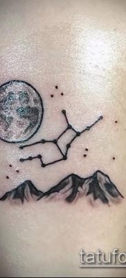 fotó egy csillagkép tetoválásról (jelentése) - példa egy érdekes tetoválási tervre - 064