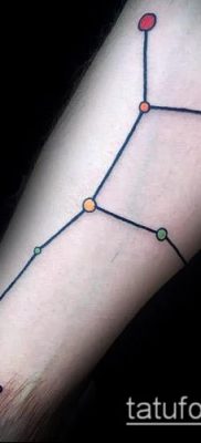 fotó egy csillagkép tetoválásról (jelentése) - példa egy érdekes tetoválásrajzra - 057