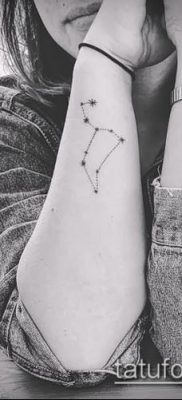 fotó egy csillagkép tetoválásról (jelentése) - példa egy érdekes tetoválásrajzra - 048