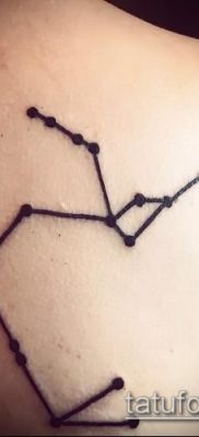 fotó egy csillagkép tetoválásról (jelentése) - példa egy érdekes tetoválási tervre - 019