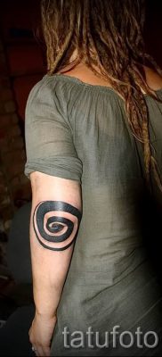 Fénykép egy spirál tetoválásról egy cikkhez a tetoválás jelentéséről ezzel a mintával - tatufoto.ru - 35