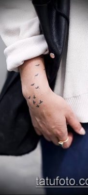 A madarak nyája tetoválása # 59 a minta klassz változata, amely könnyen használható átalakítására és alkalmazására, mint madárraj