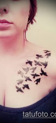 madár nyáj tetoválás # 477 a minta klassz változata, amely sikeresen használható a kulcscsonton lévő madárcsapat feldolgozására és tetoválásként történő alkalmazására