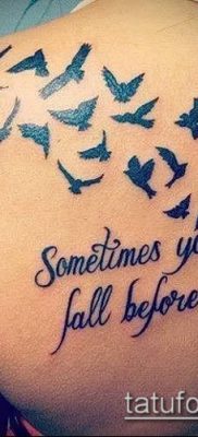 34. számú madárállomány -tetoválás - a minta egyedi változata, amely jól használható a tollból készült madárcsapat feldolgozására és tetoválásként történő alkalmazására