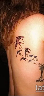 madár nyáj tetoválás №667 - a minta hűvös változata, amely sikeresen használható a madárcsapat karon történő feldolgozásához és tetoválásához