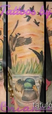 A madárállomány tetoválása # 711 a minta klassz változata, amely könnyen használható madarak nyájának feldolgozására és felhelyezésére a kulcscsontra tetoválásként