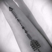 A nyíl tetoválás értéke 234234234132345