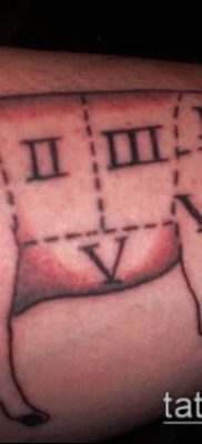 malac tetoválás # 758 a minta érdekes változata, amely sikeresen használható disznó és kakas tetoválás feldolgozására és alkalmazására