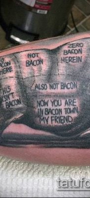 malac tetoválás # 592 a minta érdekes változata, amely sikeresen használható felülvizsgálatra és disznótetoválásként történő alkalmazásra