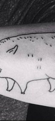 disznótetoválás 618 -as szám - a minta exkluzív változata, amely sikeresen használható változtatásra és alkalmazásra sertés tetoválásként