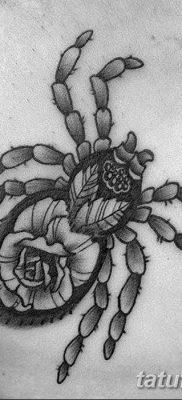 fotó egy tarantula tetoválásról, kelt 2017.11.21 -én №039 - tarantula tetoválás -