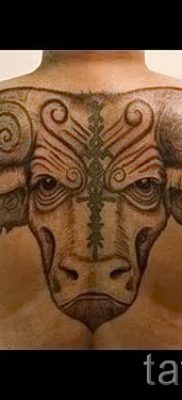 Fotó a Bika tetoválásról a Bika mintájú tetoválás jelentését bemutató cikkhez - tatufoto.ru - 25