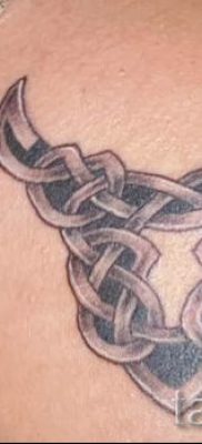 Fotó a Bika tetoválásról a Bika mintájú tetoválás jelentését bemutató cikkhez - tatufoto.ru - 3
