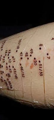 fotó egy pont tetoválásról, kelt 2017.11.18., 013 - pont tetoválás -