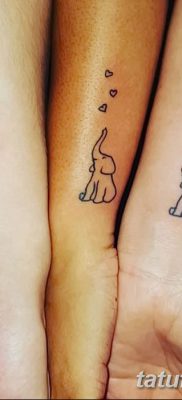 fotó egy pont tetoválásról, kelt 2017.11.18., 014 - pont tetoválás -