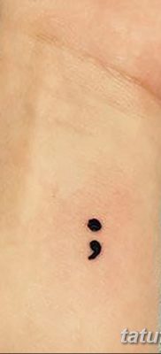 fotó egy pont tetoválásról, kelt 2017.11.18., 019 - pont tetoválás -
