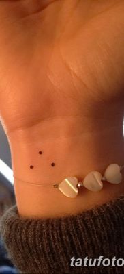 fotó egy pont tetoválásról, dátum: 2017.11.18., 021 - pont tetoválás -