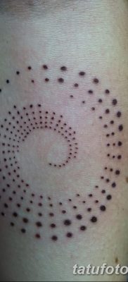 fotó egy pont tetoválásról, dátum: 2017.11.18., 022 - pont tetoválás -