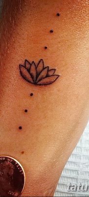 fotó egy pont tetoválásról, dátum: 2017.11.18., 025 - pont tetoválás -