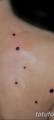 fotó egy pont tetoválásról, dátum: 2017.11.18., 026 - pont tetoválás -