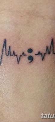 fotó egy pont tetoválásról, dátum: 2017.11.18., 035 - pont tetoválás -