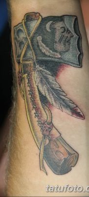 fotó a tomahawk tetoválásról, kelt 2017.10.21. №001 - tomahawk tetoválás -