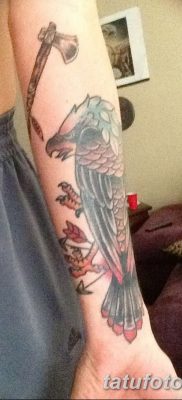 fotó a tomahawk tetoválásról, kelt 2017.10.21 -én №032 - tomahawk tetoválás -