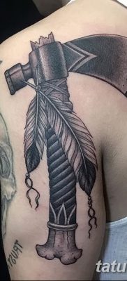 fotó a tomahawk tetoválásról, kelt 2017.10.21 -én №035 - tomahawk tetoválás -