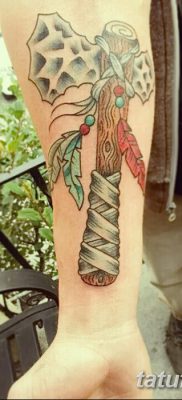 fotó a tomahawk tetoválásról, kelt 2017.10.21 -én №045 - tomahawk tetoválás -
