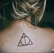 A háromszög tetoválás jelentése 3