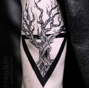 A háromszög tetoválás jelentése 2