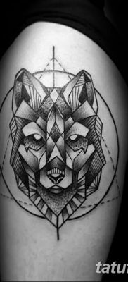 fotó egy háromszög és kör tetoválásról, kelt 2018.04.21. №023 - háromszög és kör tetoválás -
