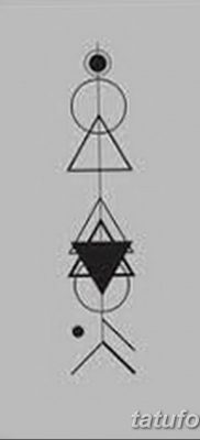 fotó háromszög és kör tetoválásról, kelt 2018.04.21. №070 - háromszög és kör tetoválás -