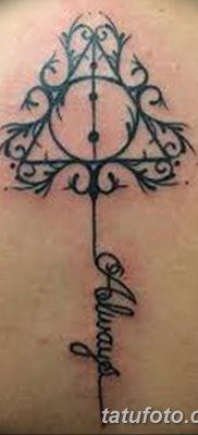 fotó háromszög és kör tetoválásról, kelt 2018.04.21 -én №073 - háromszög és kör tetoválás -