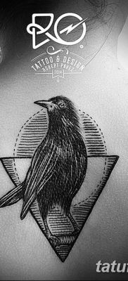 fotó háromszög és kör tetoválásról, kelt 2018.04.21 -én №089 - háromszög és kör tetoválás -