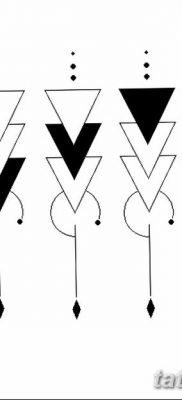 fotó háromszög tetoválásról vonallal, keltezésű: 2018.04.16. 003 - háromszög tetoválás vonallal -