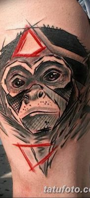 fotó egy háromszög tetoválásról egy vonallal, dátum: 2018.04.16. №039 - háromszög tetoválás vonallal -