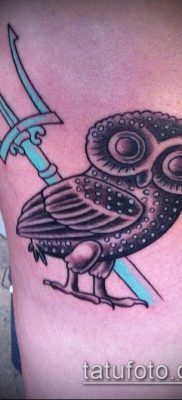 A Trident Tattoo # 261 egy méltó dizájn, amely jól használható a trident nyakon történő átalakítására és tetoválására