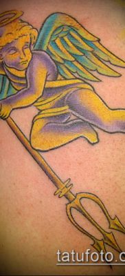 A Trident TATTOO # 622 méltó kialakítás, amely jól használható Shiva hármas alakjának átalakítására és tetoválására