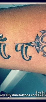 TIDES TATTOO # 442 - a minta hűvös változata, amely sikeresen használható átalakításra és tetoválásra Poseidon tridenssel