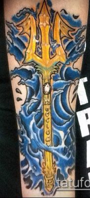 TRIDING TATTOO # 547 - a kép méltó változata, amely jól használható Poseidon hármas alakjának megváltoztatására és tetoválására