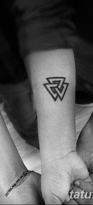 fotó A tetoválás jelentése három háromszög 2018.02.13 -tól 002 - három háromszög tetoválás -