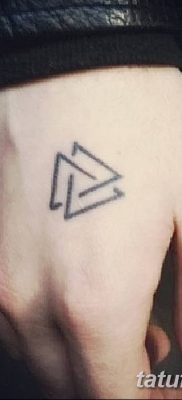 fotó A tetoválás jelentése három háromszög 2018.02.13 -tól №003 - három háromszög tetoválás -