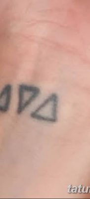 fotó A tetoválás jelentése három háromszög 2018.02.13 -tól №023 - három háromszög tetoválás -