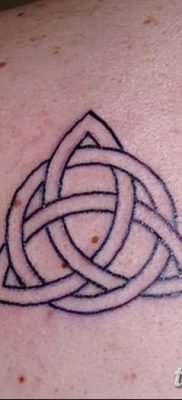 fotó A tetoválás jelentése három háromszög 2018.02.13 -tól №044 - három háromszög tetoválás -