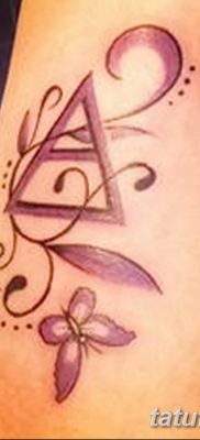 foto af en triadetatovering dateret 27-08-2017 №050 - triadetatovering -