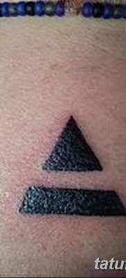 foto af en triadetatovering dateret 27-08-2017 №051 - triadetatovering -